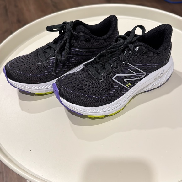 New Balance | 860 - Picture 1 of 5